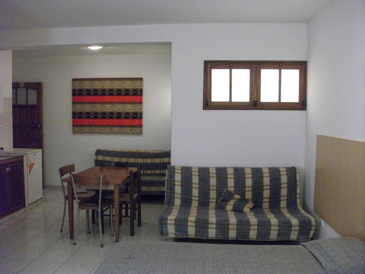 Dourada Studios Santa Maria Bagian luar foto